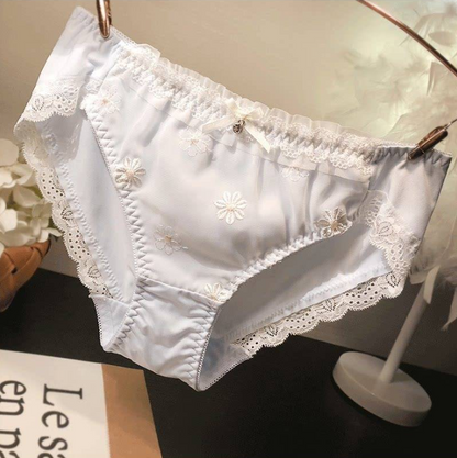 QS Daisy Embroidered Panties